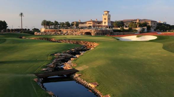 Jumeirah Golf Estates — Earth Course, Émirats Arabes Unis — Greg Norman